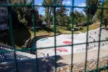 Valuable green public spaces such as Elizabeth Park in Belville are not easily accessible and despite security personnel, the heavy fence gives a message of insecurity.