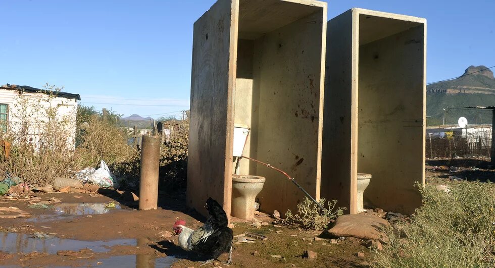 Communal toilets in Riemvasmaak, Graaff-Reinet have deteriorated to such an extent that it can longer be used by the community. 