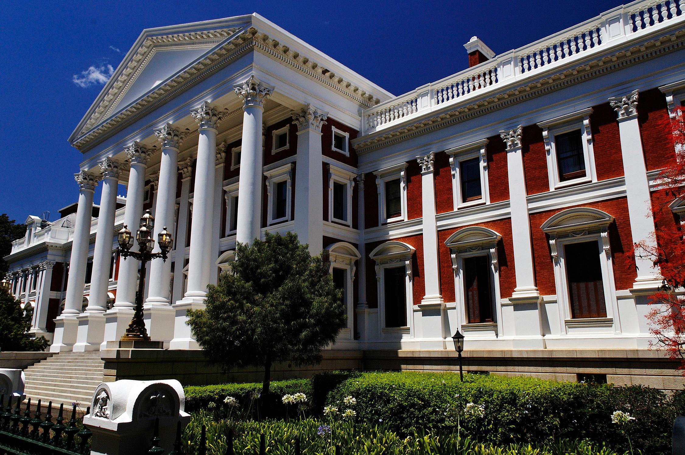 new-zimbabwe-parliament-building